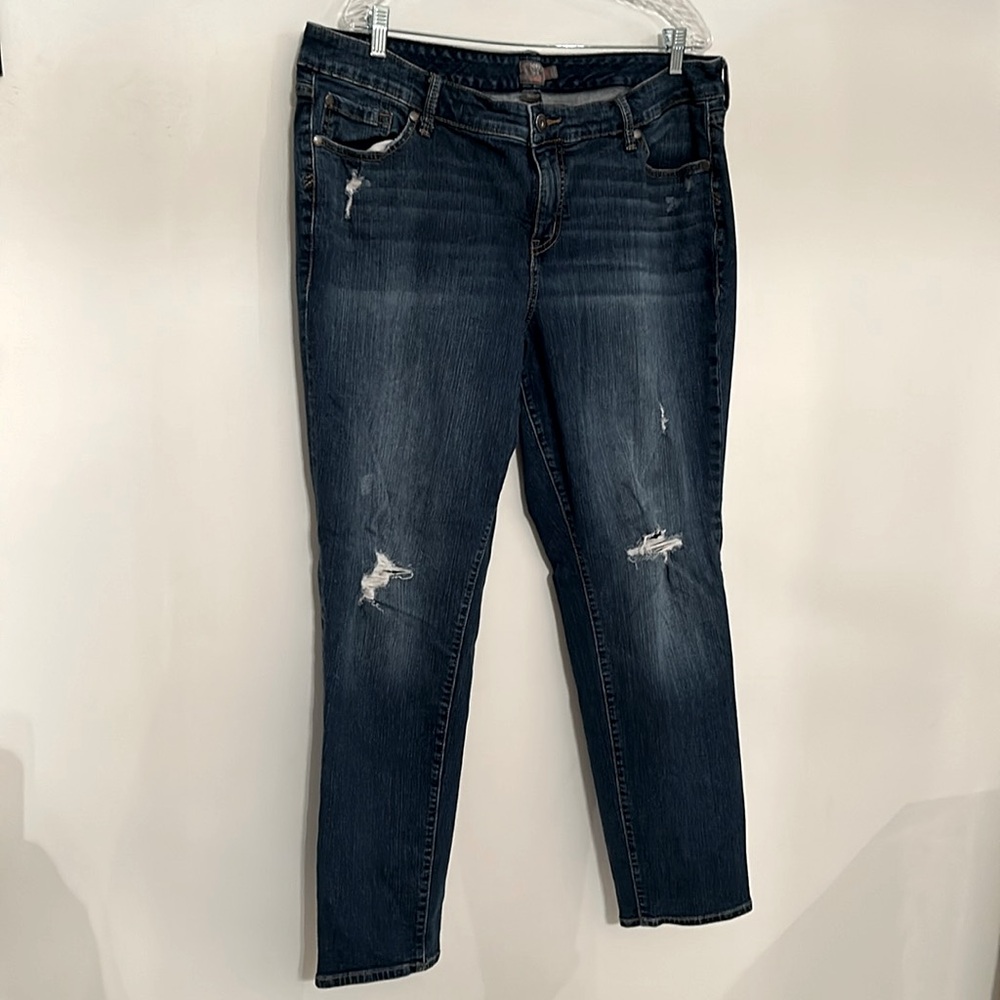 Torrid 18R Boyfriend Straight Distressed Jeans